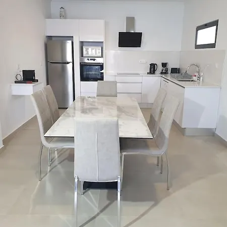 Sunset Avenue Apartment *