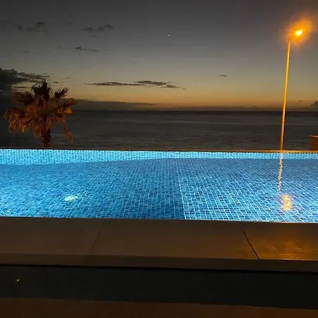 Sunset Avenue Apartment *