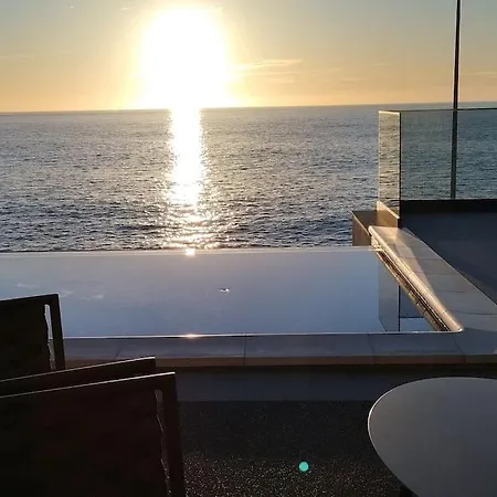 Sunset Avenue Apartment *